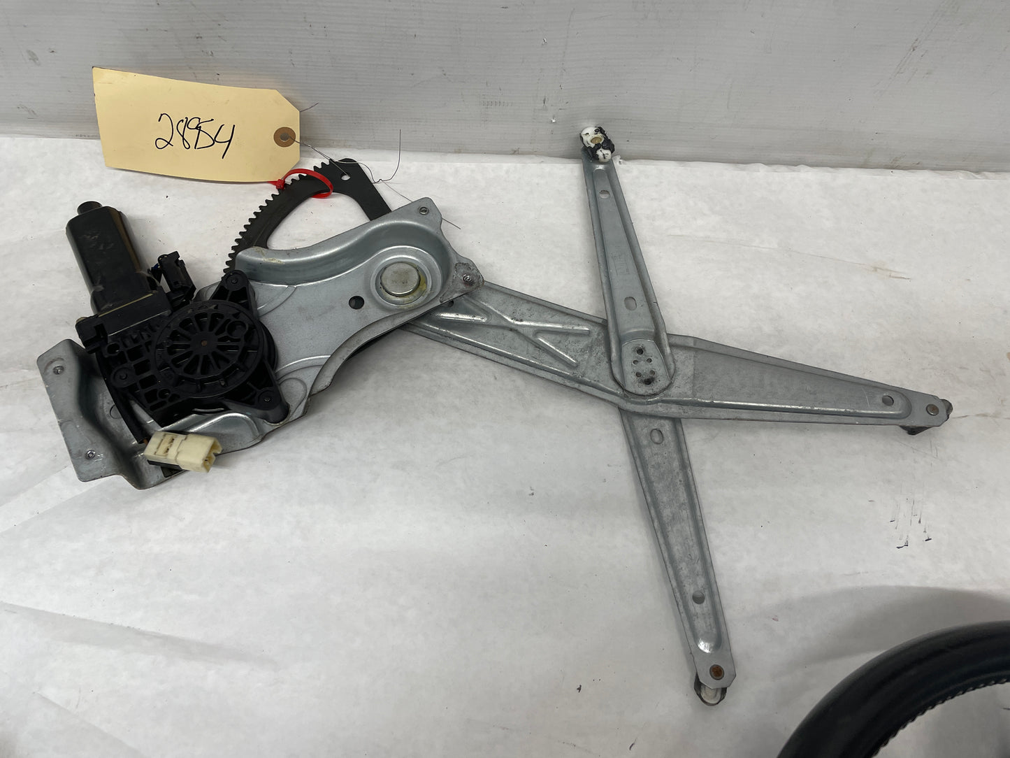 2006 Pontiac GTO RH Passenger Window Regulator w/ Motor OEM