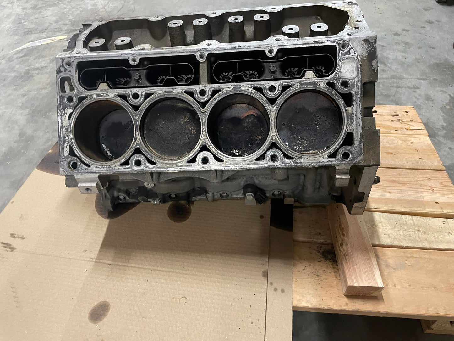 2006 Pontiac GTO 6.0L LS2 GEN IV 4 Short Block Engine Motor Core Rebuilder OEM - Day's Parts Yard