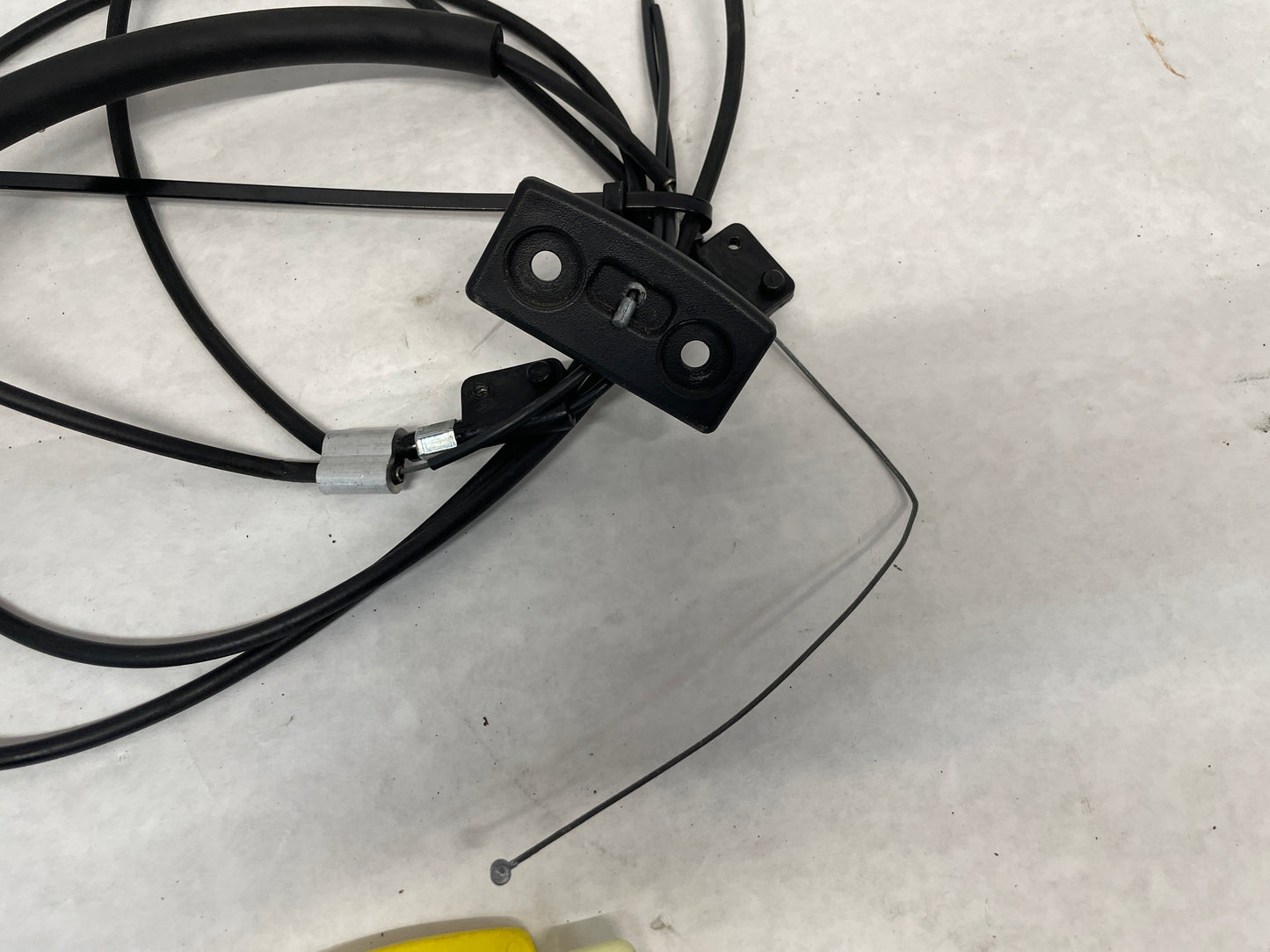 2005 Pontiac GTO Trunk Release Cable OEM - Day's Parts Yard
