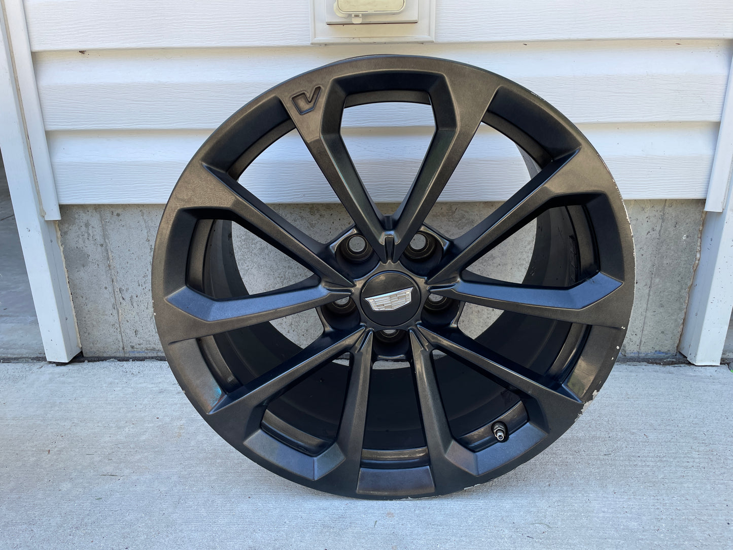 2017 Cadillac ATS-V Coupe Factory OEM Rear Wheel 18X9.5 OEM - Day's Parts Yard
