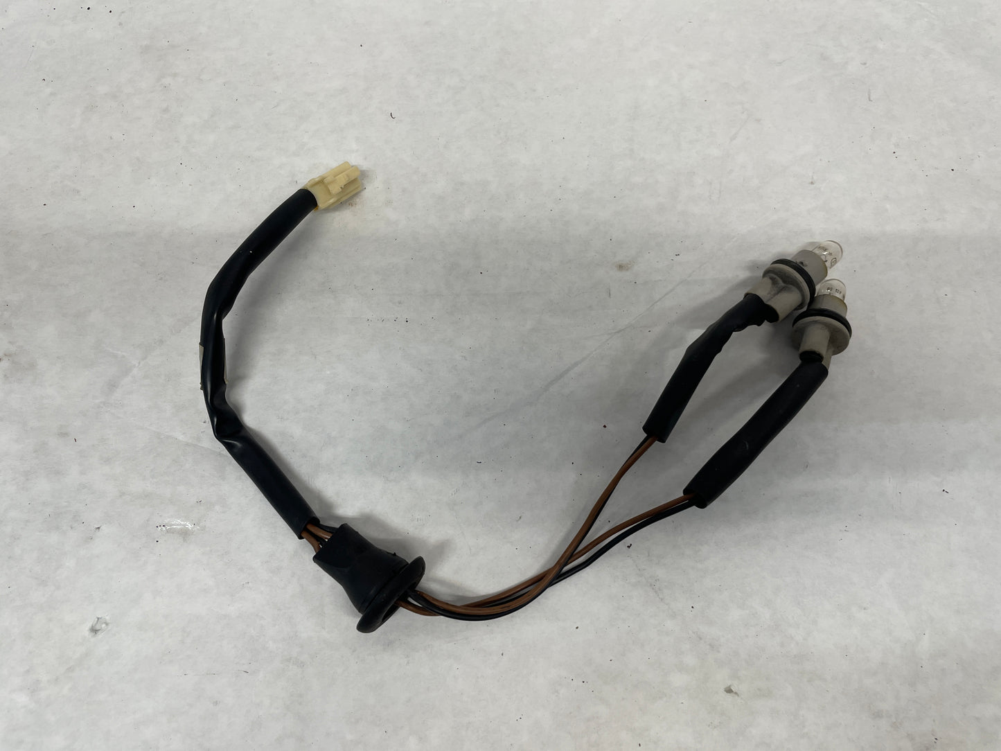 2005 Pontiac GTO License Plate Tag Light Wire Harness OEM - Day's Parts Yard