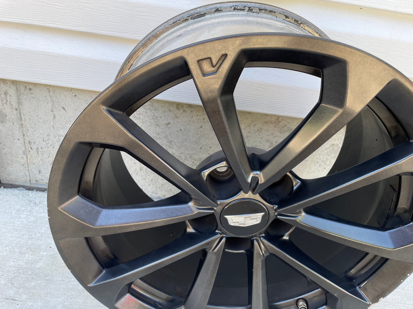 2017 Cadillac ATS-V Coupe Factory OEM Rear Wheel 18X9.5 OEM - Day's Parts Yard