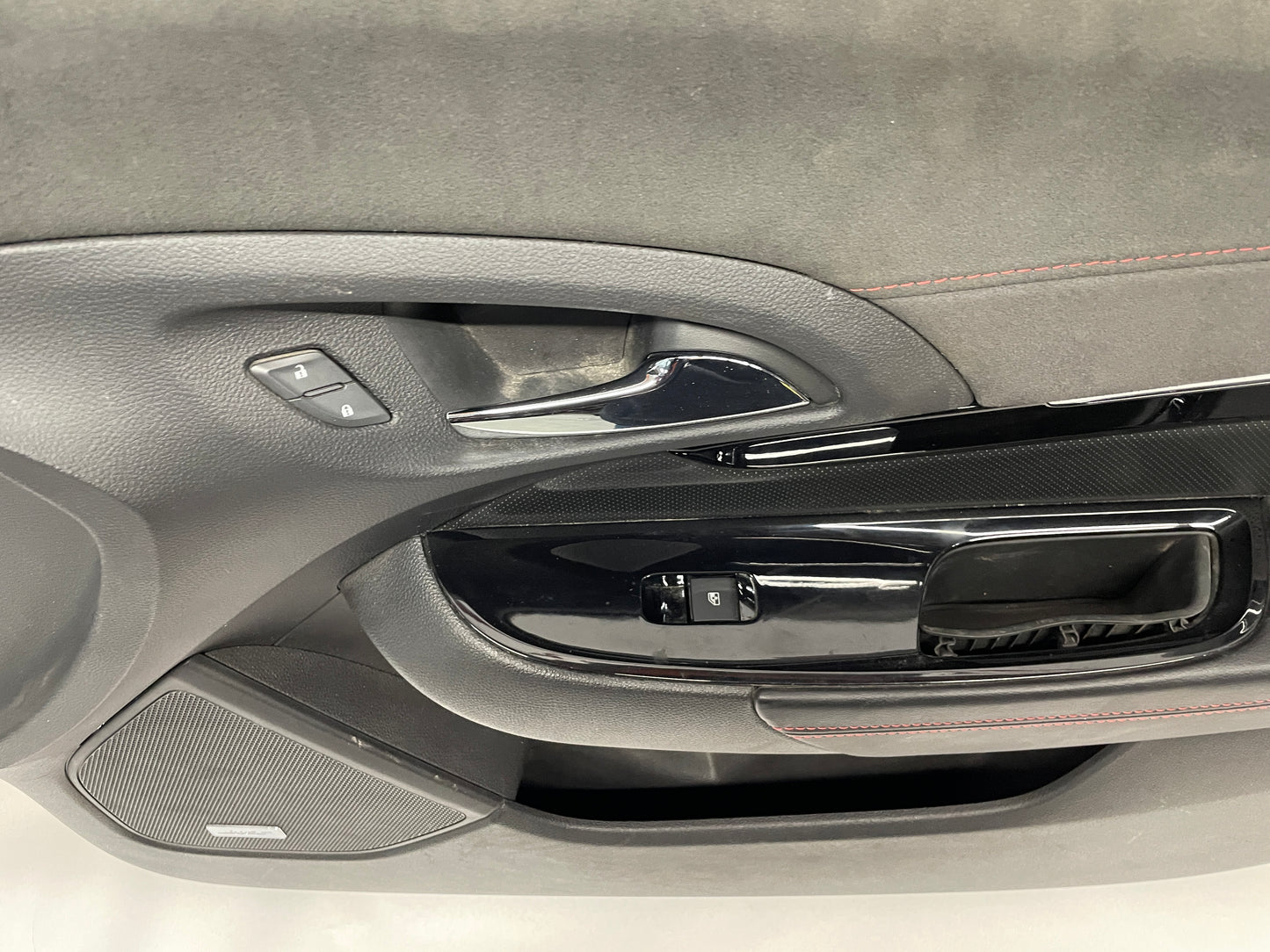 2017 Chevy SS Sedan RH Passenger Front Interior Door Panel OEM - Day's Parts Yard