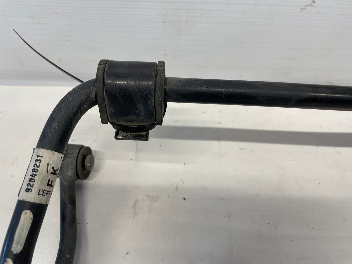 2005 Pontiac GTO Rear Stabilizer Sway Bar w/ Links OEM - Day's Parts Yard