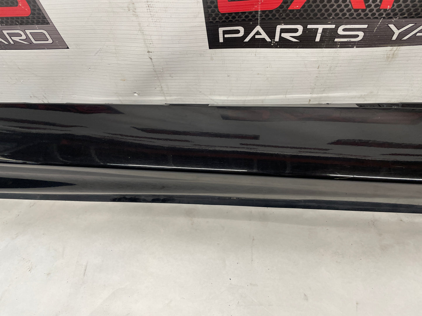 2016 Chevy SS Sedan RH Passenger Rocker Molding Side Skirt Panel Trim OEM - Day's Parts Yard