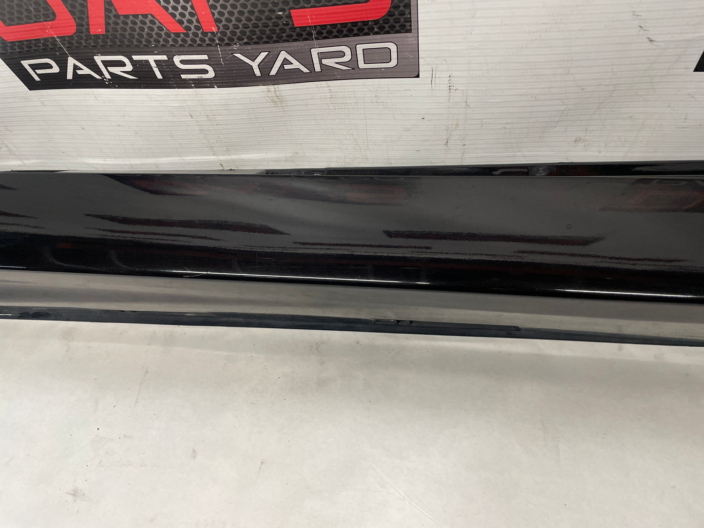 2016 Chevy SS Sedan RH Passenger Rocker Molding Side Skirt Panel Trim OEM - Day's Parts Yard