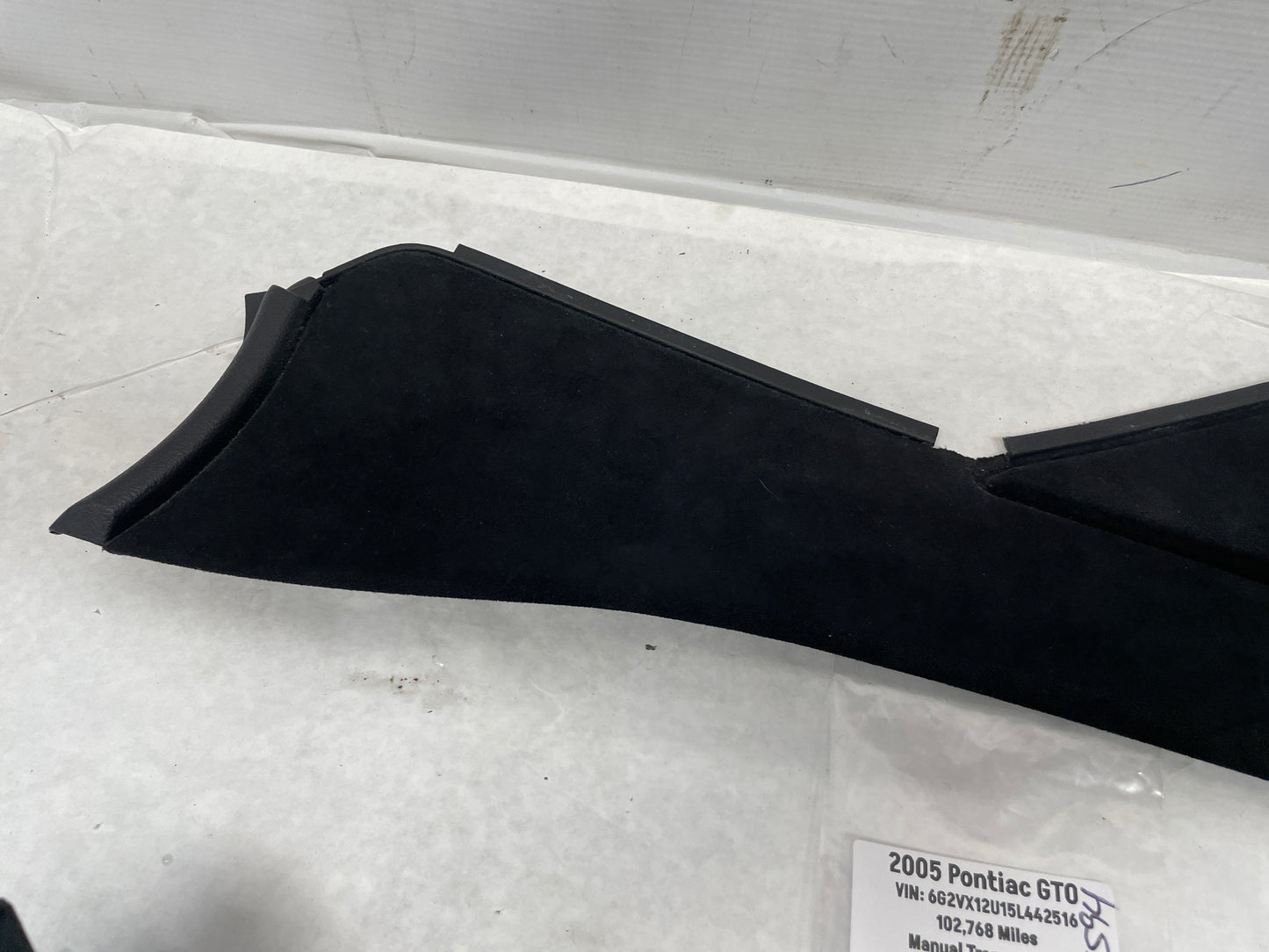 2005 Pontiac GTO RH & LH Console Interior Black Suede Trim Panels OEM - Day's Parts Yard