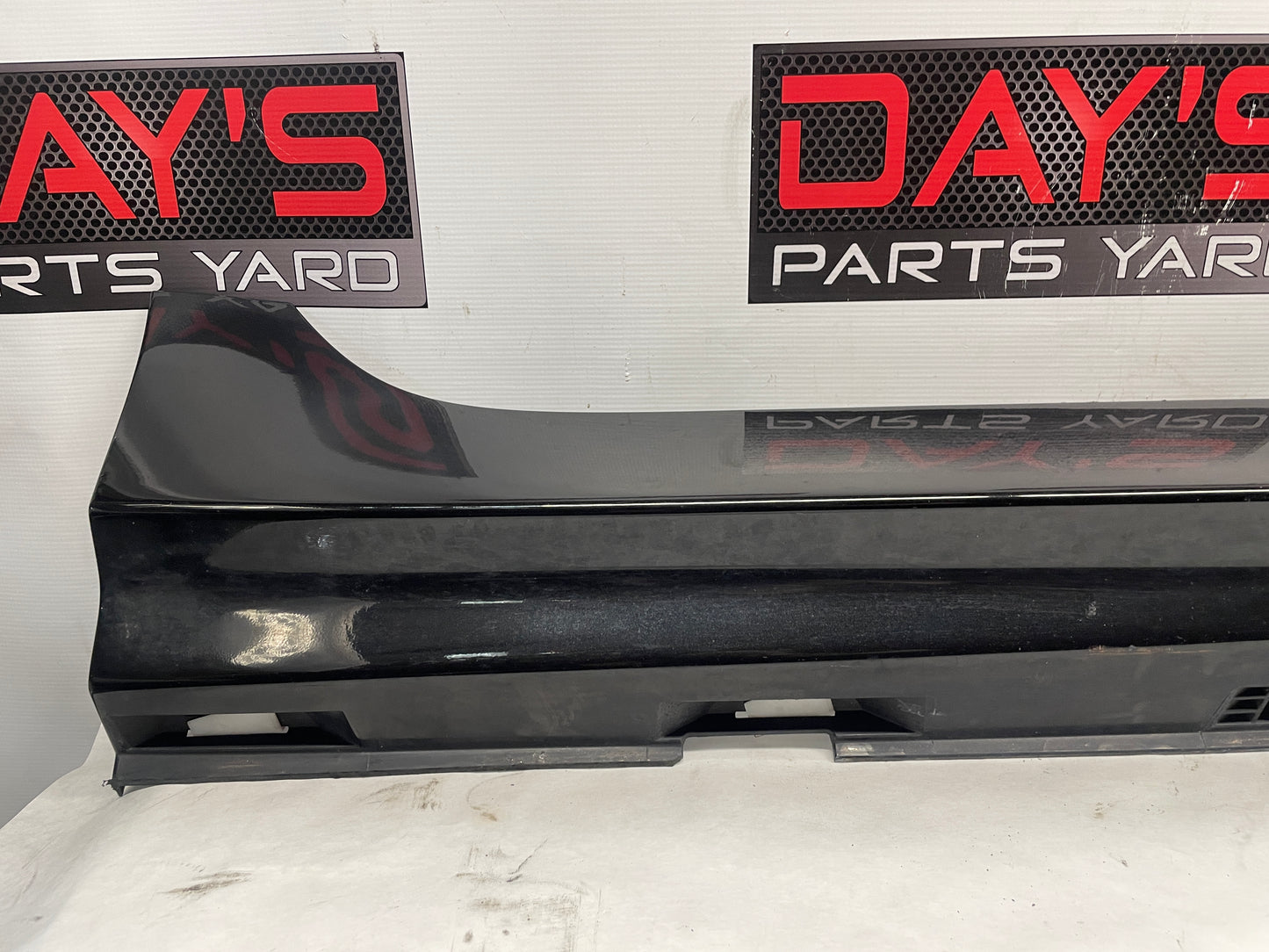 2016 Chevy SS Sedan RH Passenger Rocker Molding Side Skirt Panel Trim OEM - Day's Parts Yard