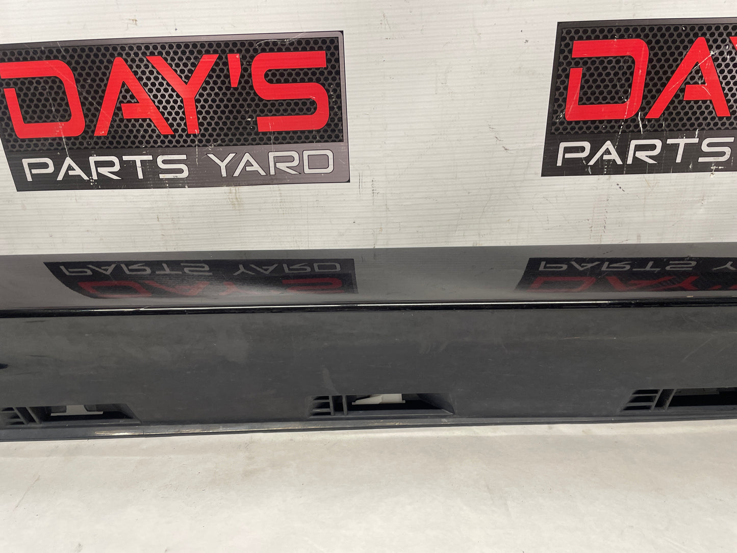 2016 Chevy SS Sedan RH Passenger Rocker Molding Side Skirt Panel Trim OEM - Day's Parts Yard
