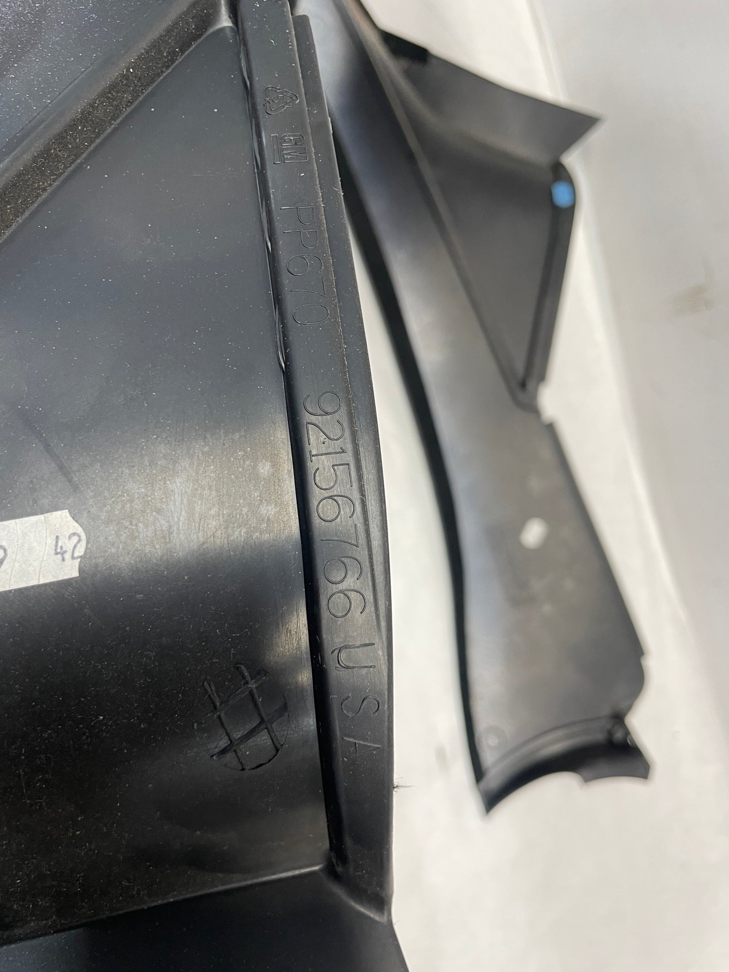 2005 Pontiac GTO RH & LH Console Interior Black Suede Trim Panels OEM - Day's Parts Yard