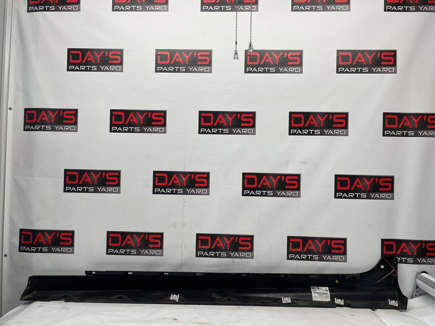 2016 Chevy SS Sedan RH Passenger Rocker Molding Side Skirt Panel Trim OEM - Day's Parts Yard