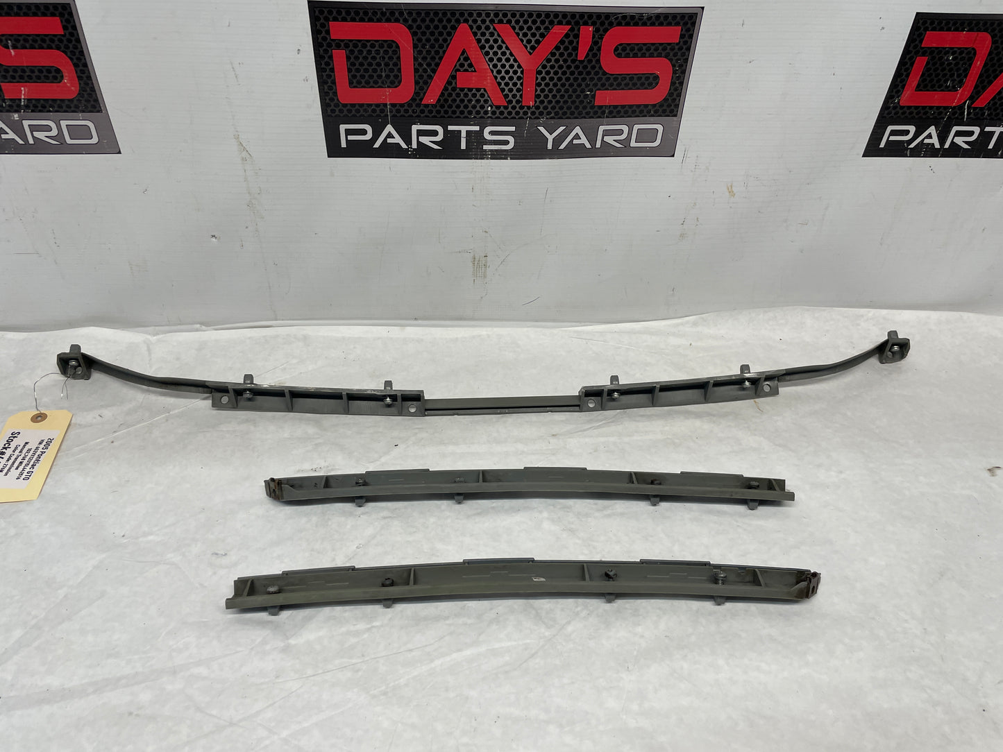 2005 Pontiac GTO Rear Bumper Brackets Guides Set 3 Piece OEM - Day's Parts Yard