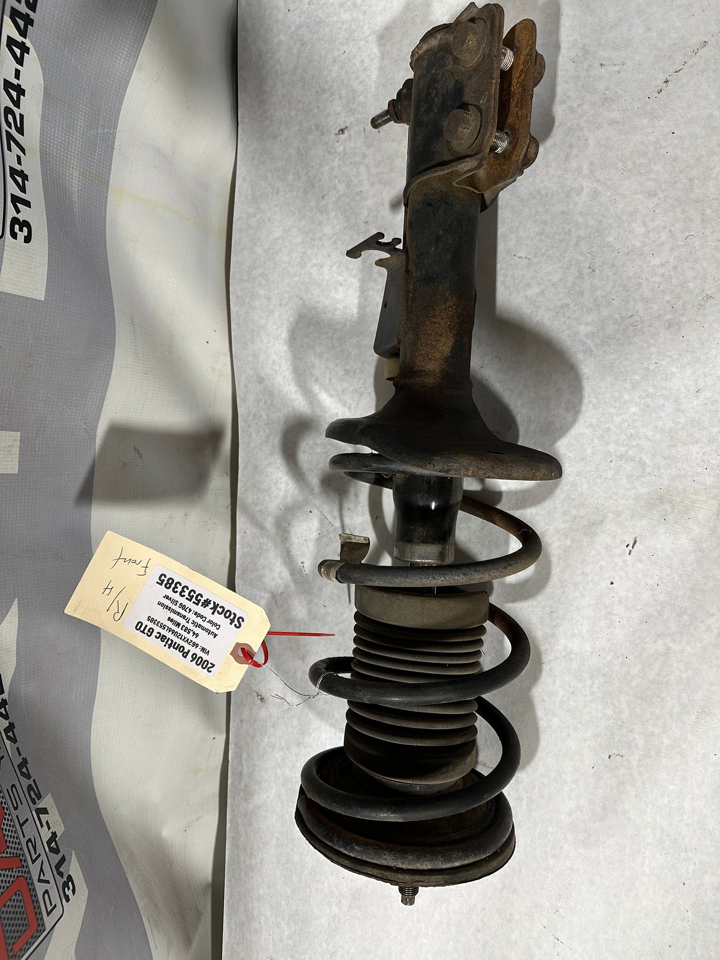 2006 Pontiac GTO Front RH Passenger Strut w/ Sway Bar Link Ends Assembly OEM - Day's Parts Yard