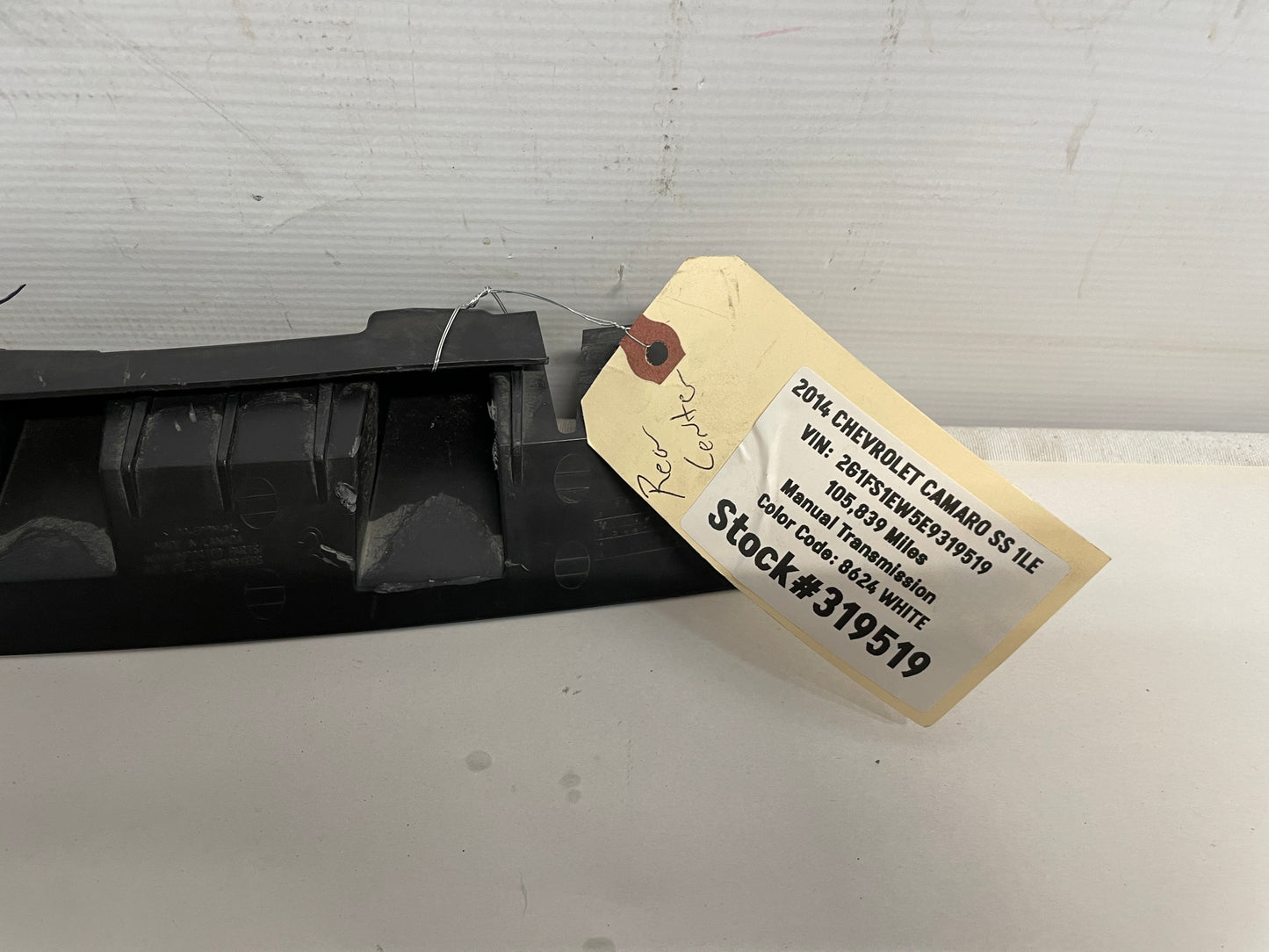2014 Chevy Camaro SS 1LE Rear Bumper Center Upper Mounting Bracket OEM - Day's Parts Yard