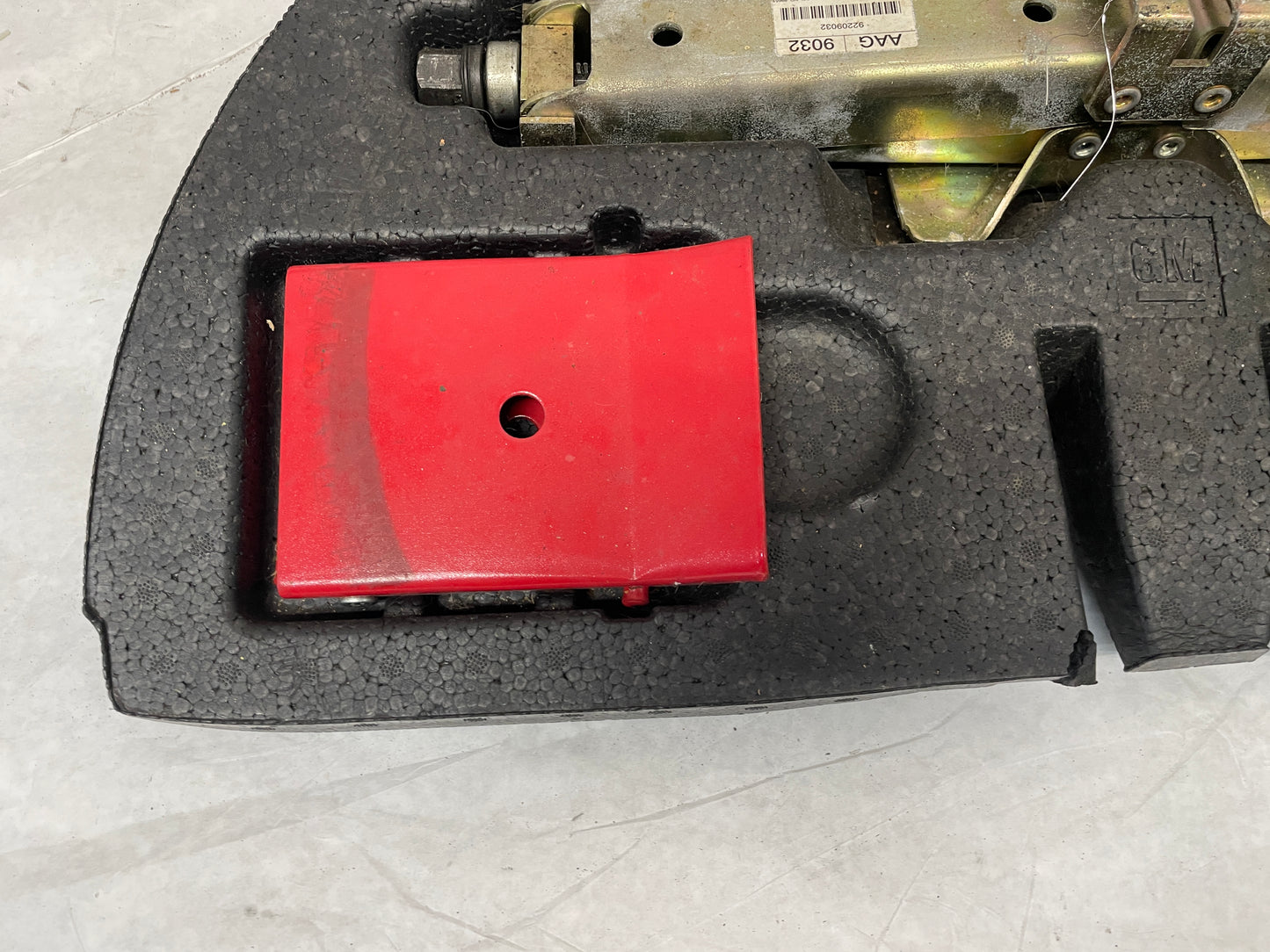2005 Pontiac GTO Emergency Spare Tire Jack Tool Kit OEM - Day's Parts Yard