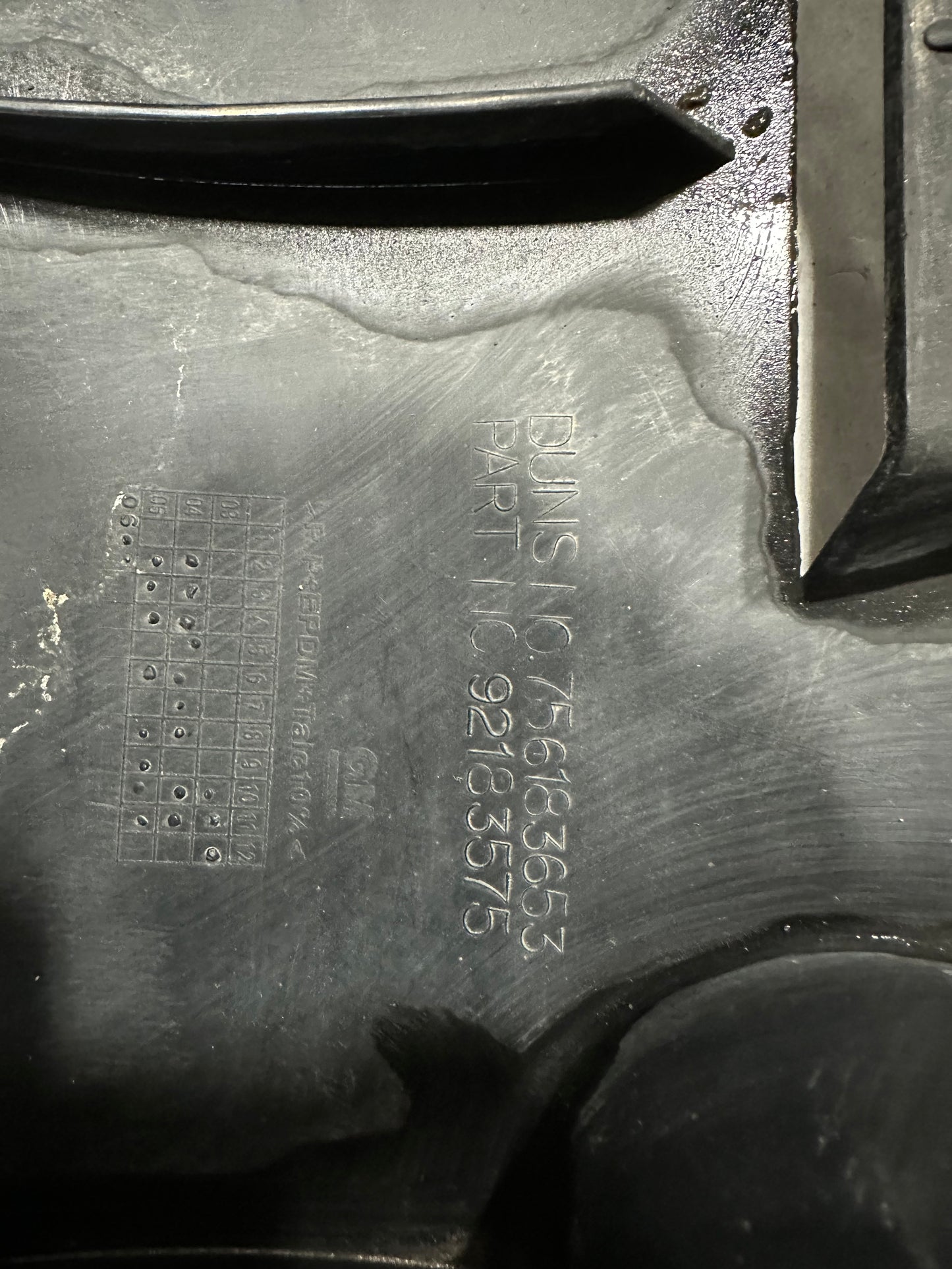 2006 Pontiac GTO Rear Air Deflector Differential Center Lower Body Cover OEM - Day's Parts Yard