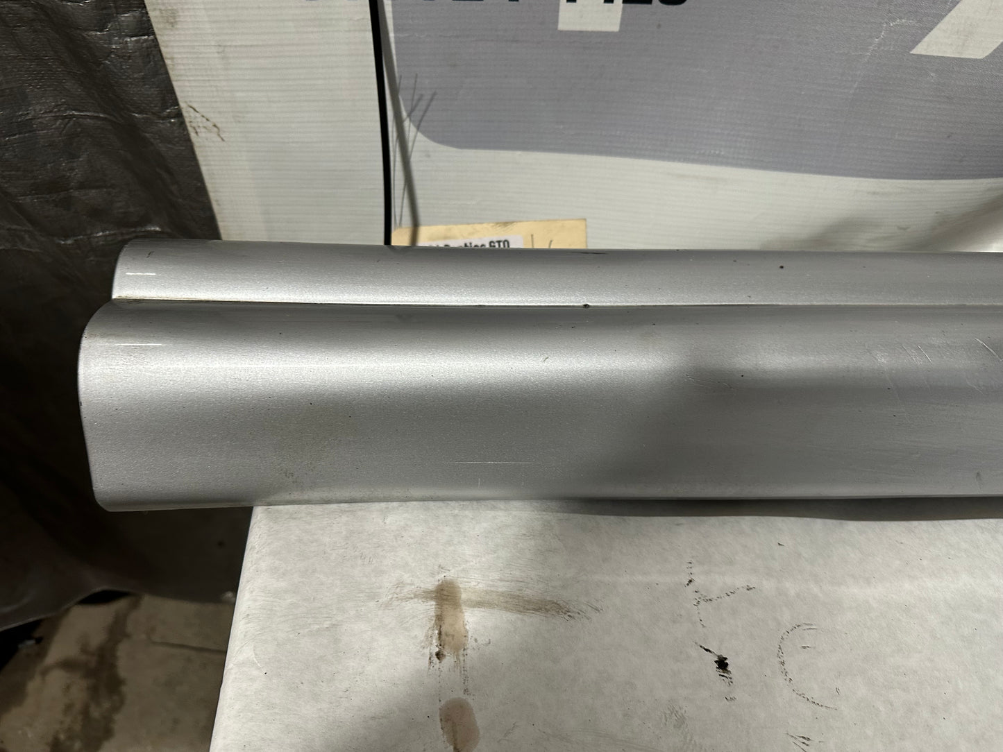 2006 Pontiac GTO LH Driver Rocker Molding Panel OEM - Day's Parts Yard