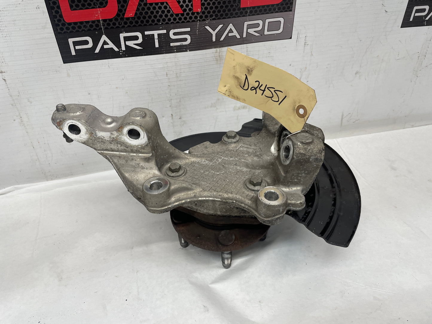 2016 Chevy SS Sedan LH Driver Front Suspension Spindle Hub Knuckle Assembly OEM - Day's Parts Yard
