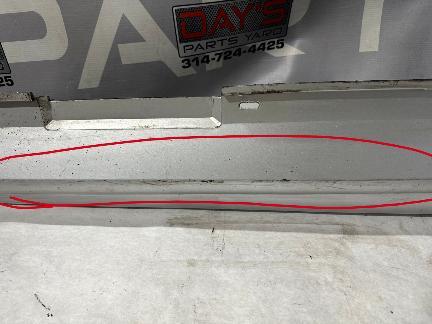 2006 Pontiac GTO LH Driver Rocker Molding Panel OEM - Day's Parts Yard