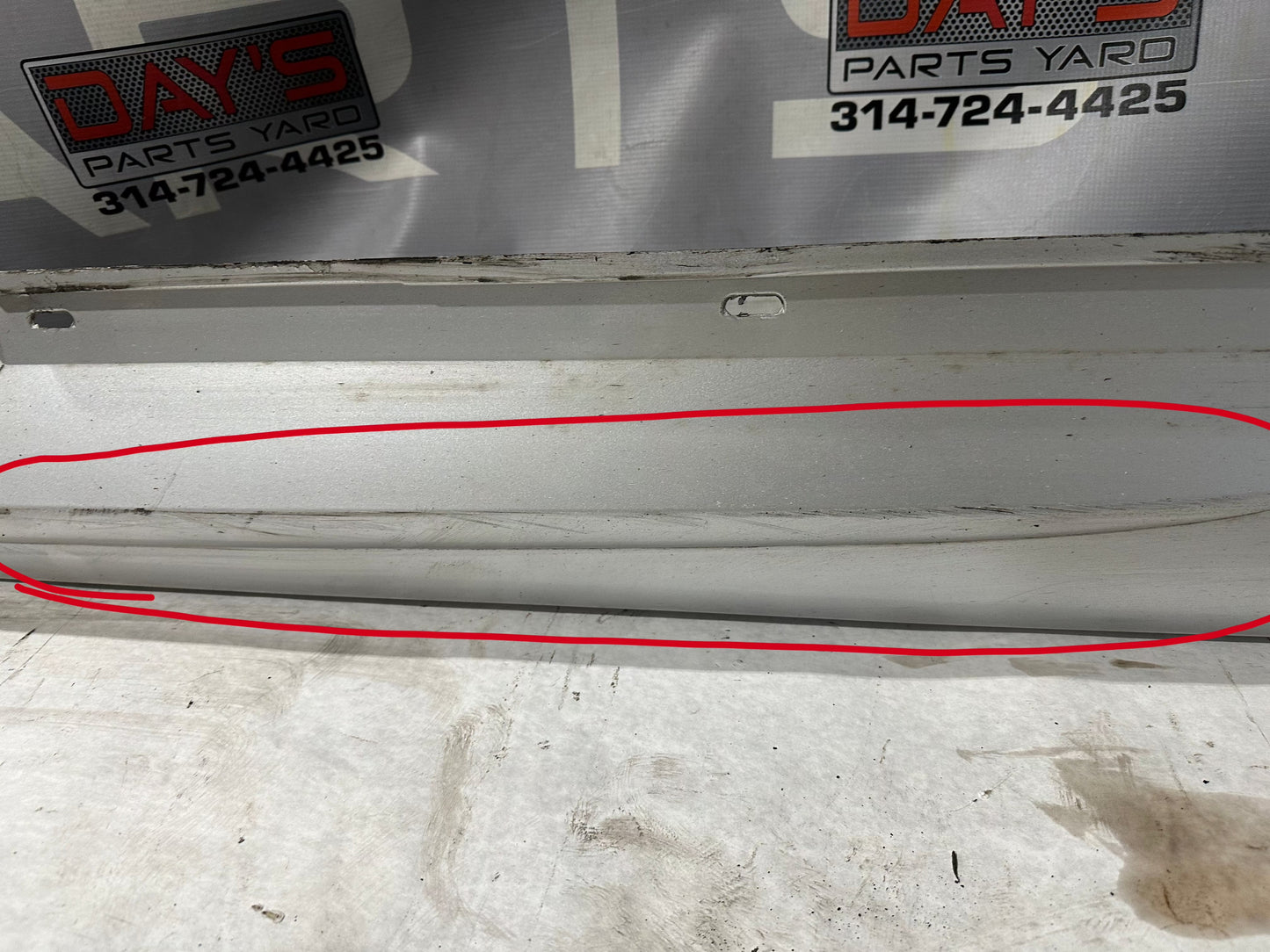 2006 Pontiac GTO LH Driver Rocker Molding Panel OEM - Day's Parts Yard