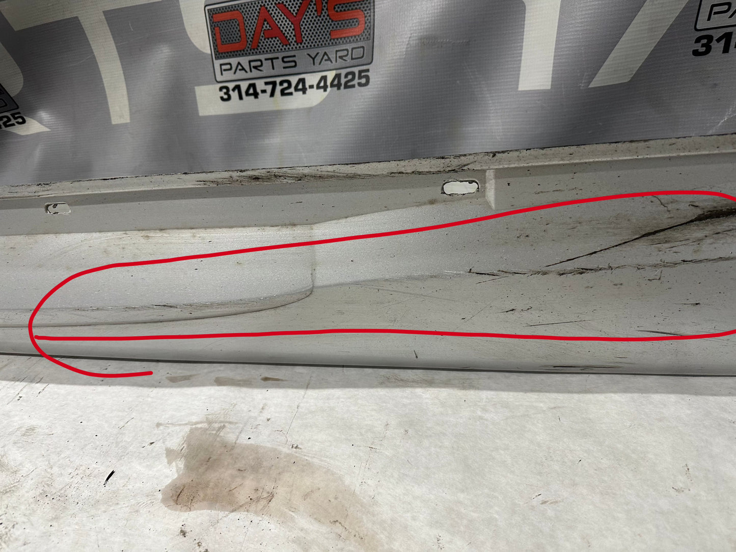 2006 Pontiac GTO LH Driver Rocker Molding Panel OEM - Day's Parts Yard