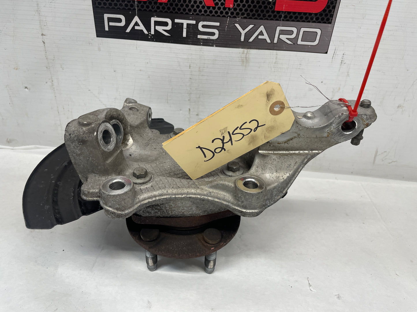 2016 Chevy SS Sedan RH Passenger Front Suspension Spindle Hub Knuckle Assembly OEM - Day's Parts Yard