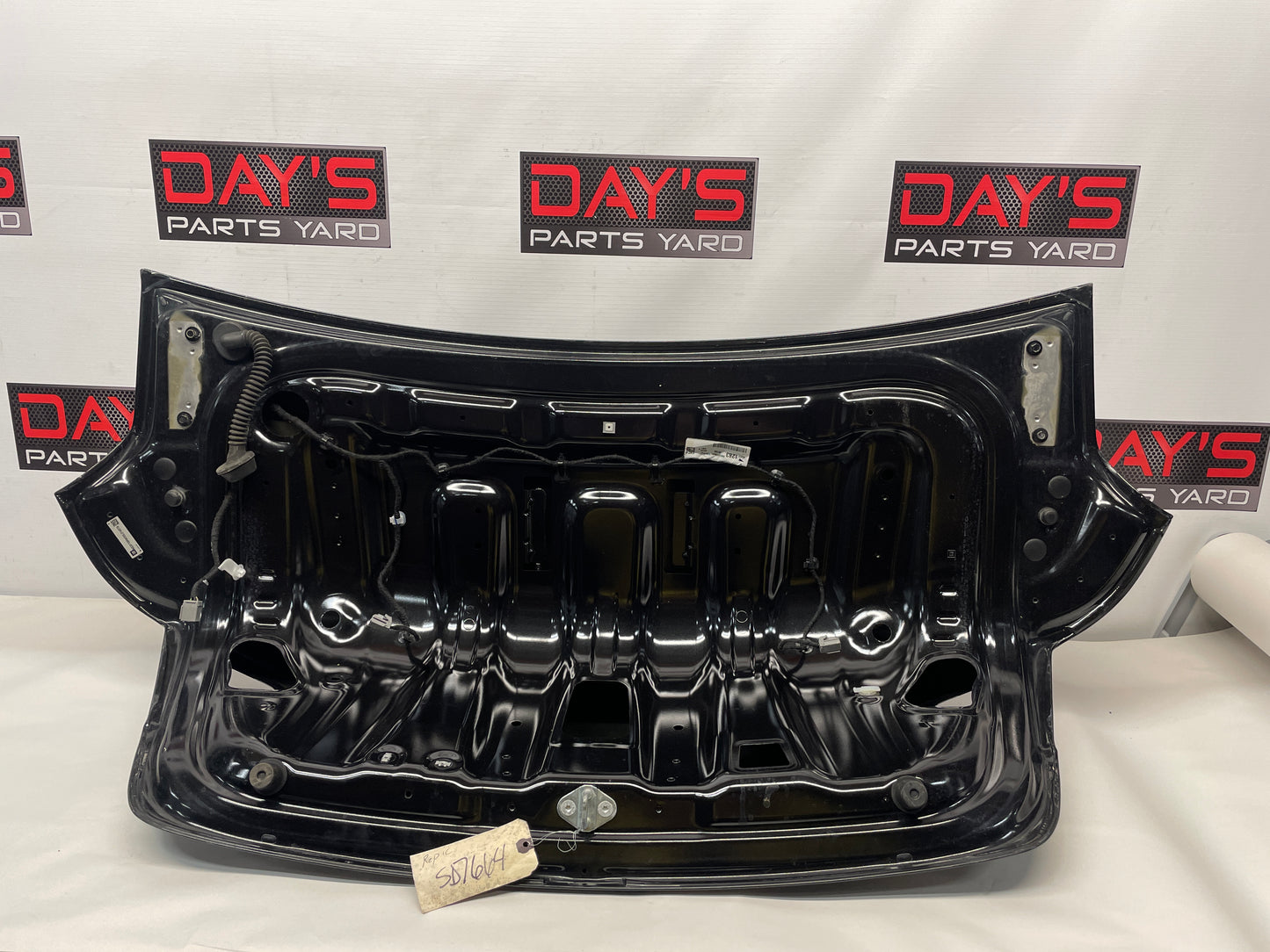 2016 Chevy SS Sedan Trunk Deck Lid Spoiler Wing OEM - Day's Parts Yard