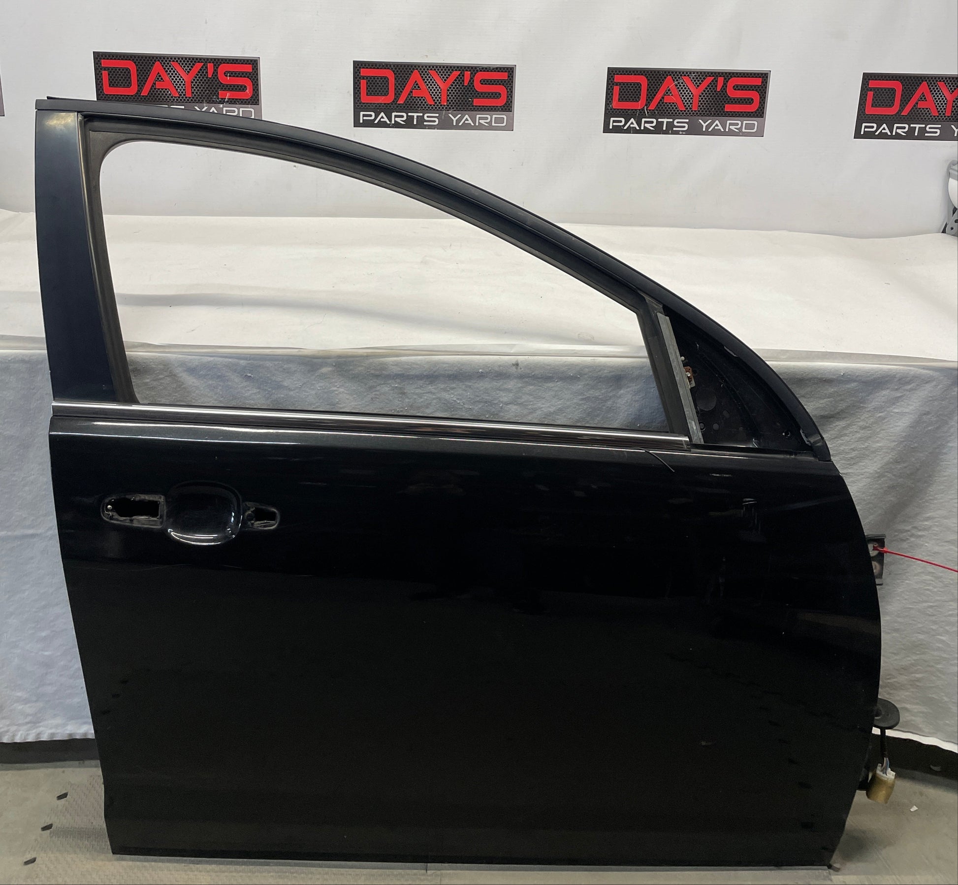 2009 Pontiac G8 GT Passenger RH Front Door OEM - Day's Parts Yard