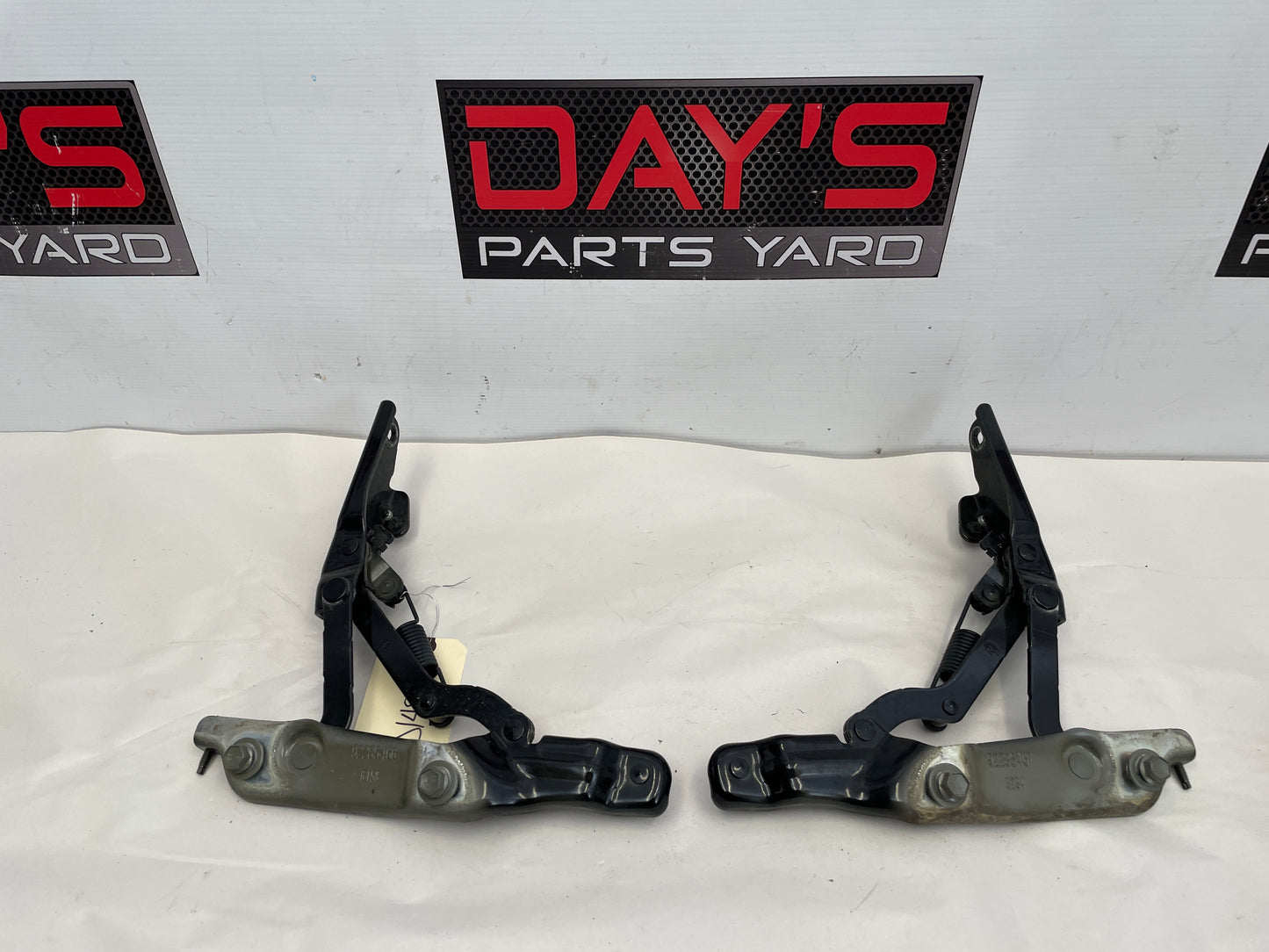 2017 Chevy SS Sedan RH & LH Trunk Hinges OEM - Day's Parts Yard