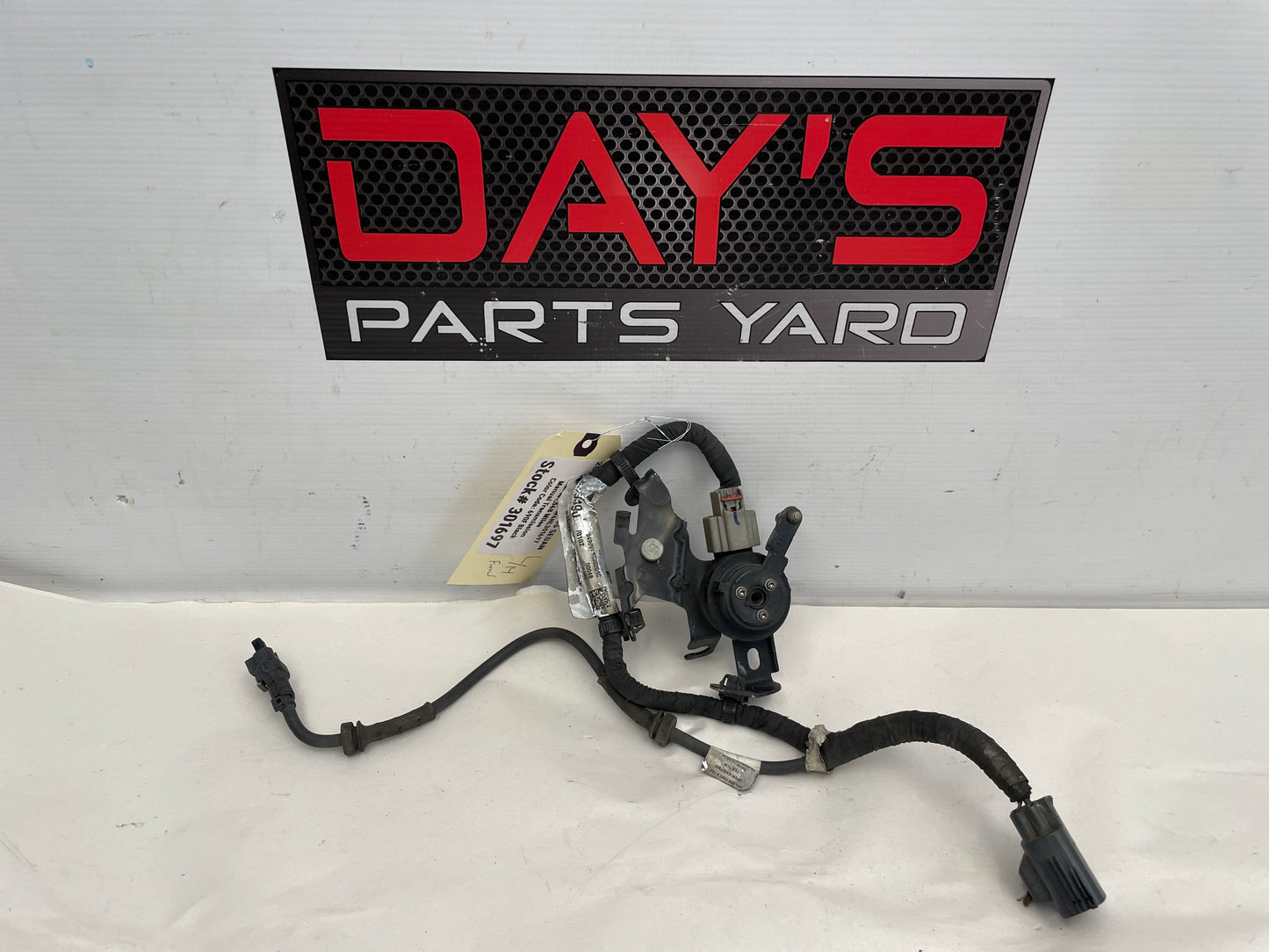 2017 Chevy SS Sedan Front LH Driver Suspension Ride Control Height Sensor OEM - Day's Parts Yard