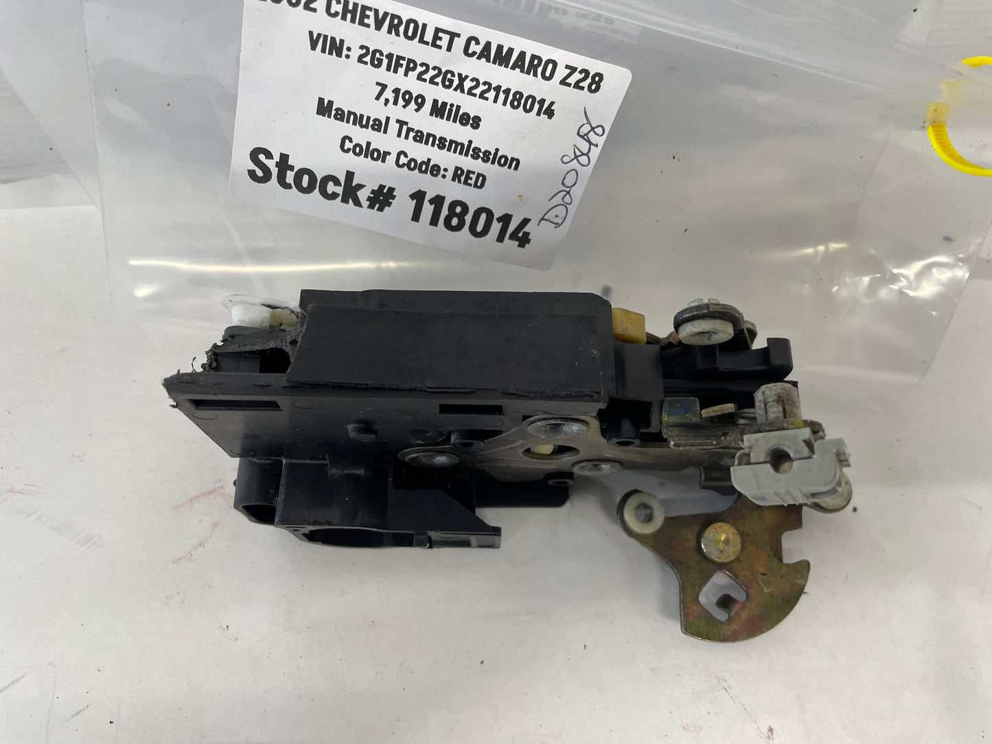 2002 Chevy Camaro Z28 LH Driver Manual Door Lock Latch Actuator OEM - Day's Parts Yard