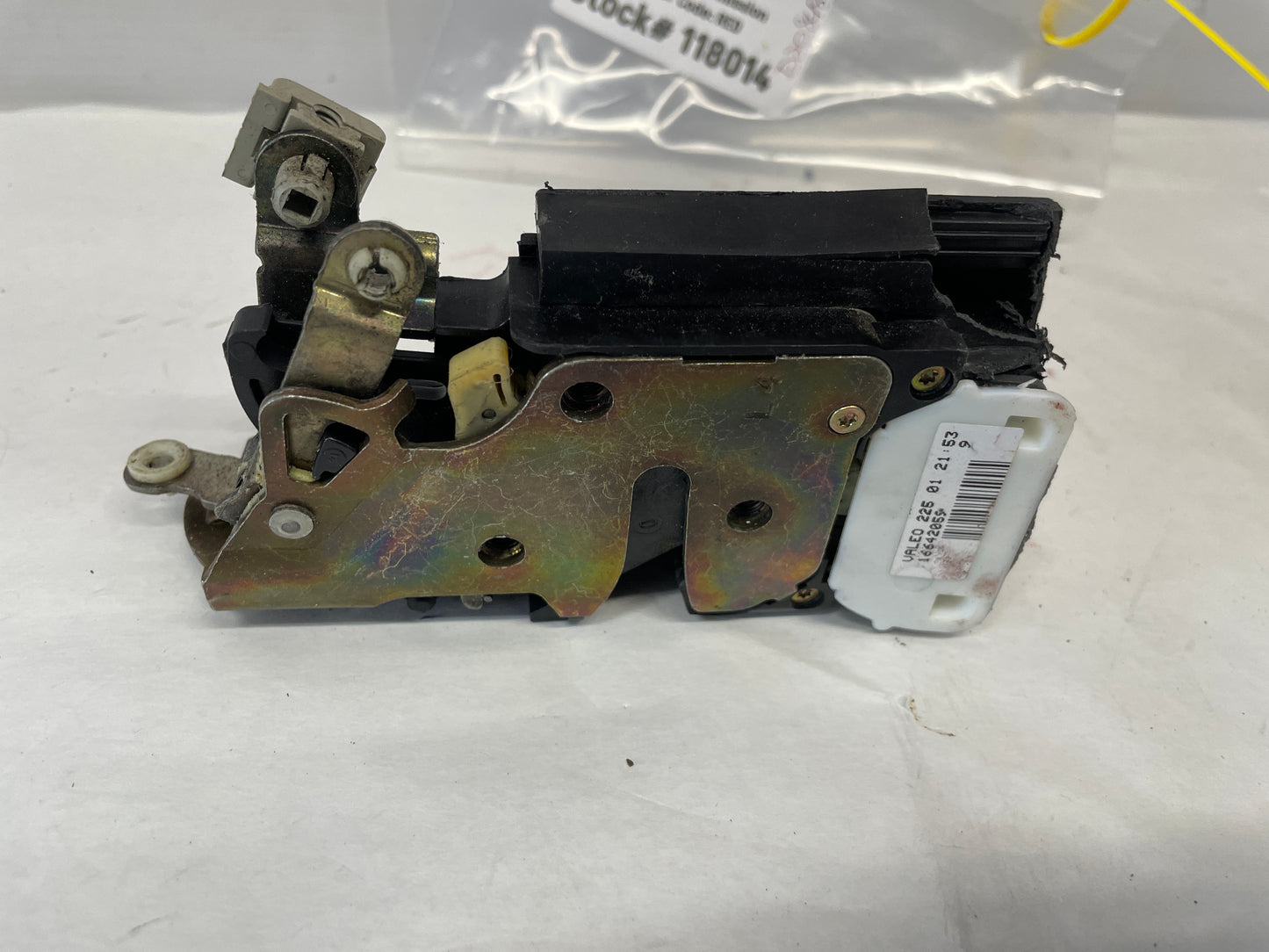 2002 Chevy Camaro Z28 LH Driver Manual Door Lock Latch Actuator OEM - Day's Parts Yard