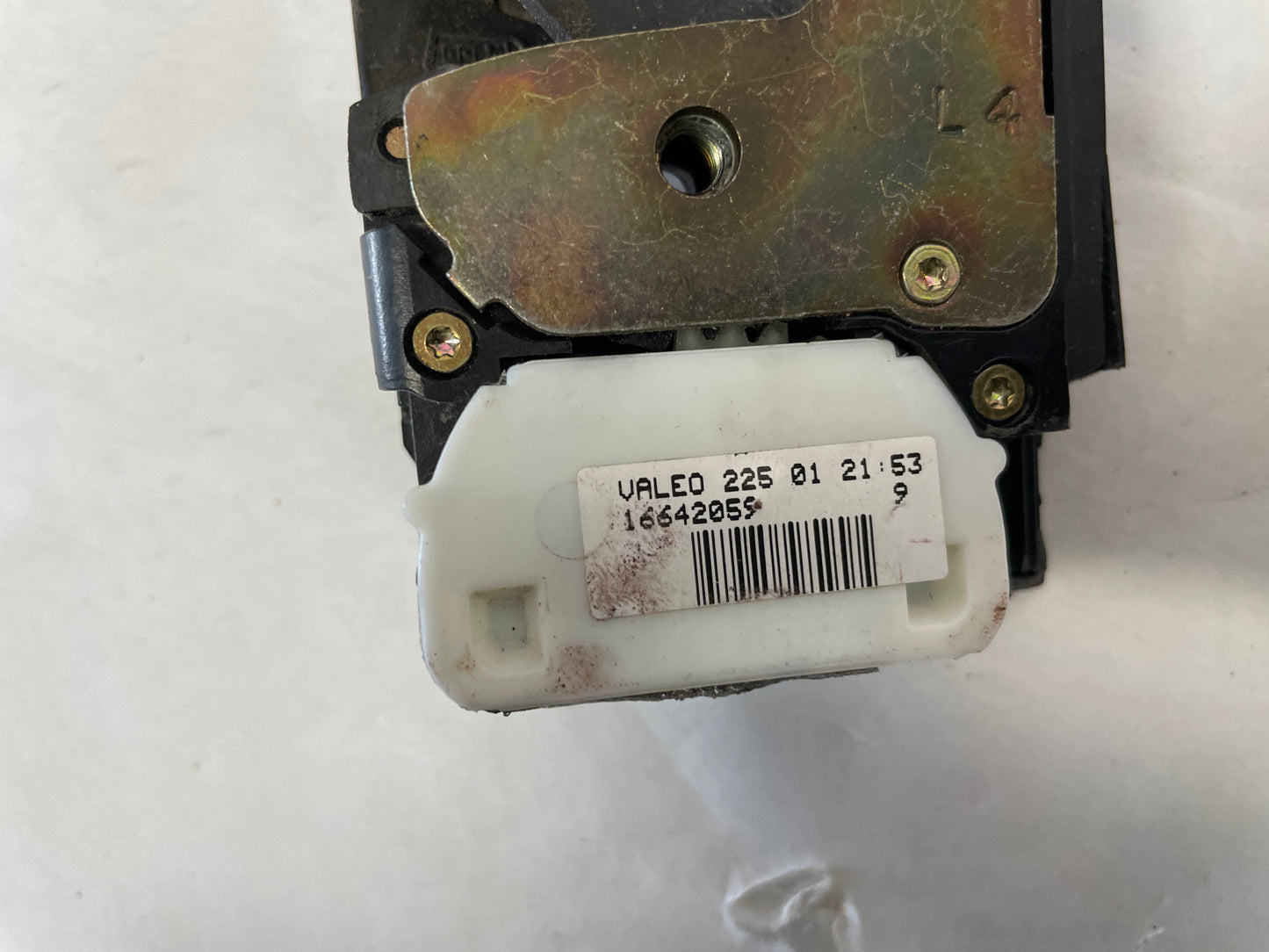 2002 Chevy Camaro Z28 LH Driver Manual Door Lock Latch Actuator OEM - Day's Parts Yard