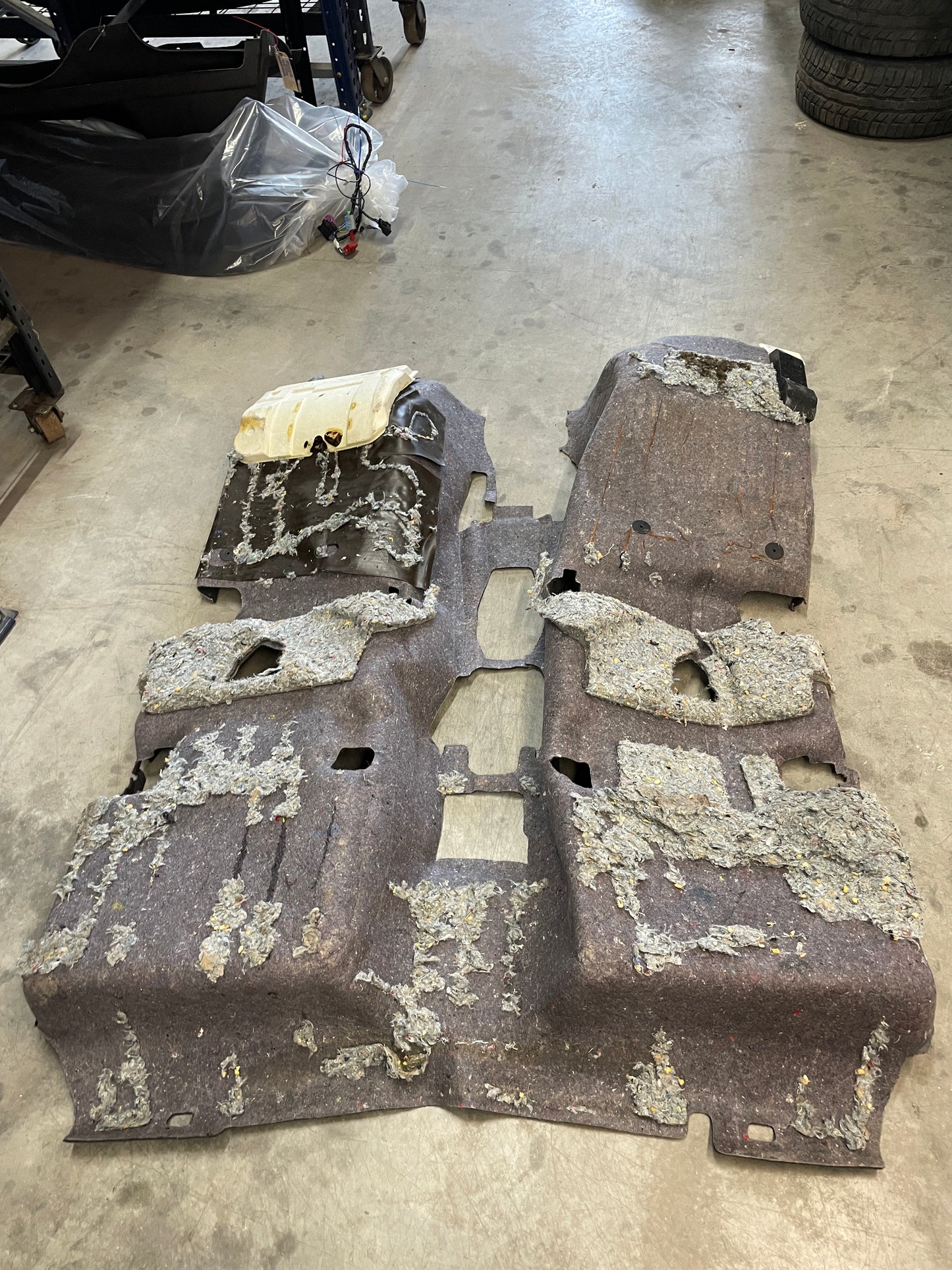 2009 Pontiac G8 Complete Floor Carpet OEM - Day's Parts Yard