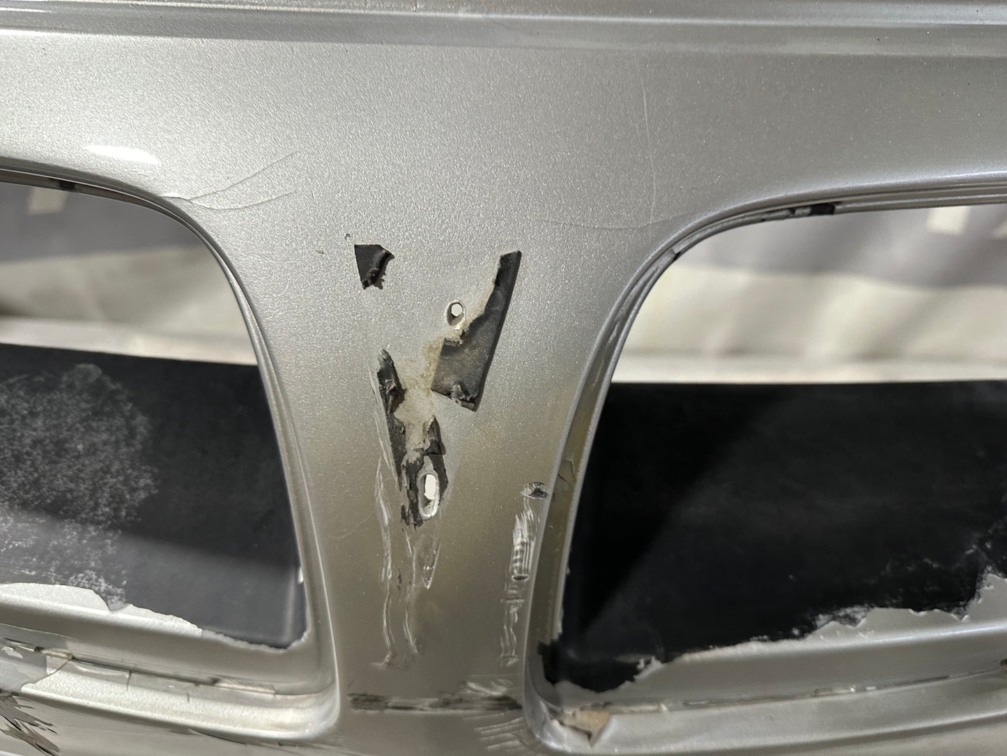 2006 Pontiac GTO Front Bumper Cover DAMAGED OEM LOCAL PICK UP - Day's Parts Yard