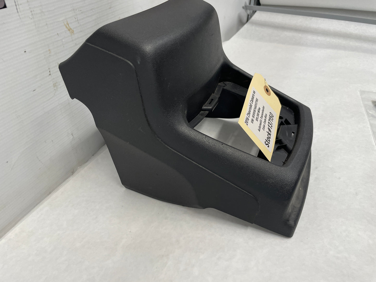 2016 Chevy Camaro SS Center Console Trim Tunnel Element Plastic Holder OEM - Day's Parts Yard
