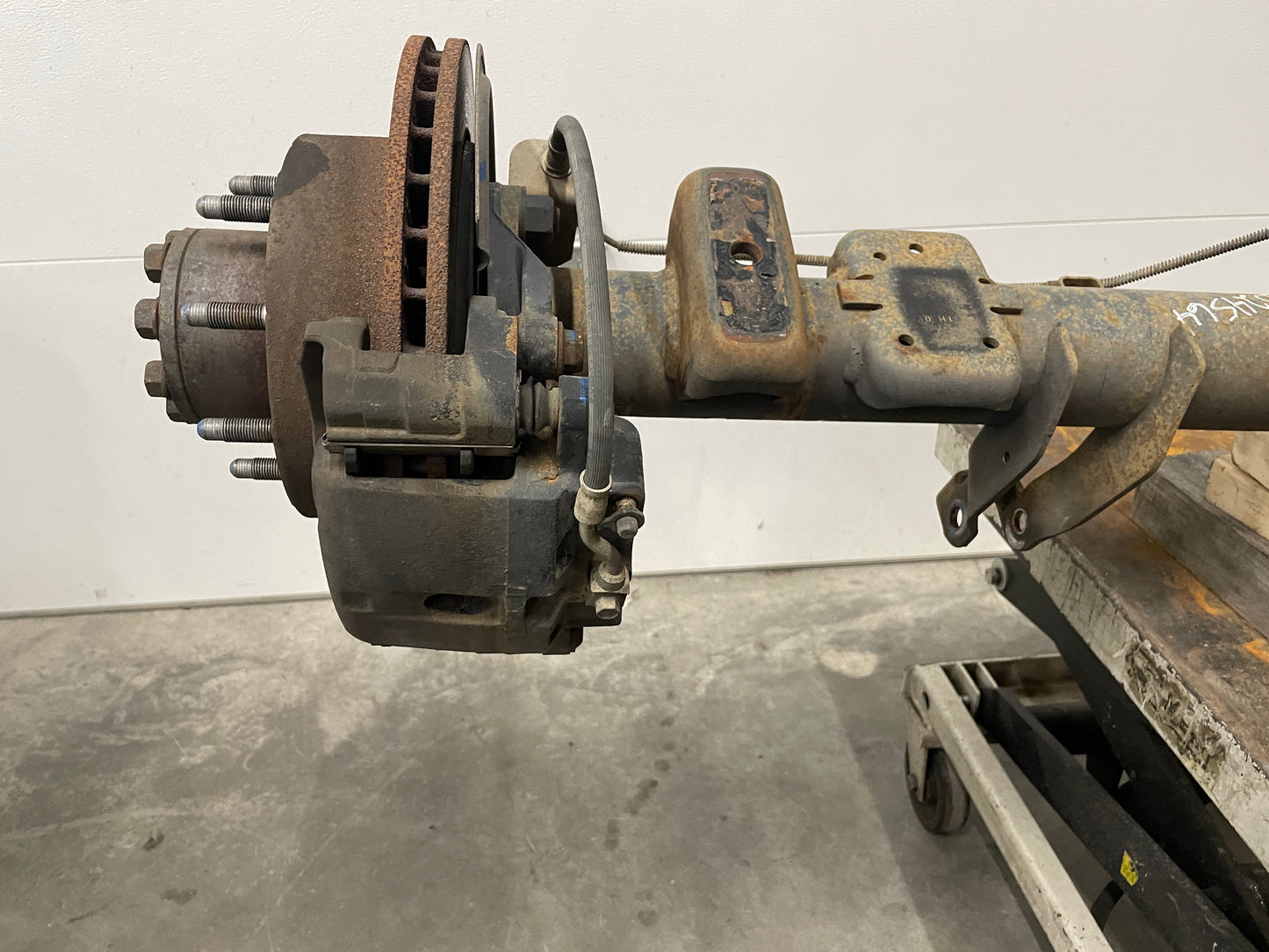 2003 Chevy Silverado C3500 Rear End Axle Carrier Rearend Differential GT5 4.10LSD OEM - Day's Parts Yard