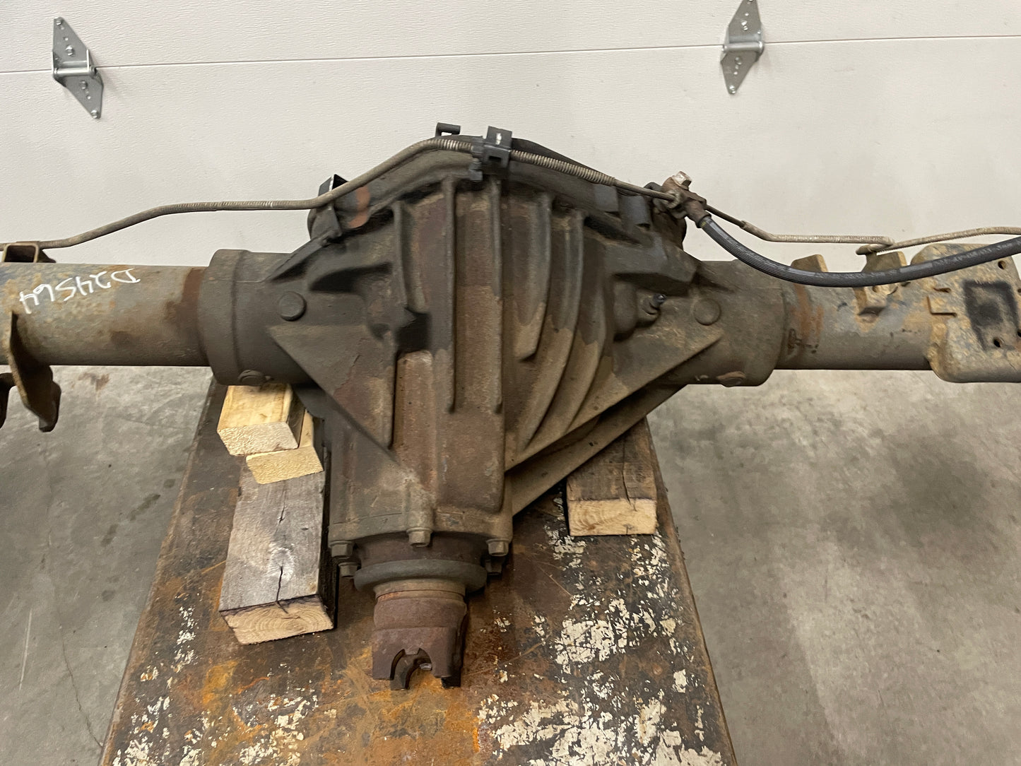 2003 Chevy Silverado C3500 Rear End Axle Carrier Rearend Differential GT5 4.10LSD OEM - Day's Parts Yard