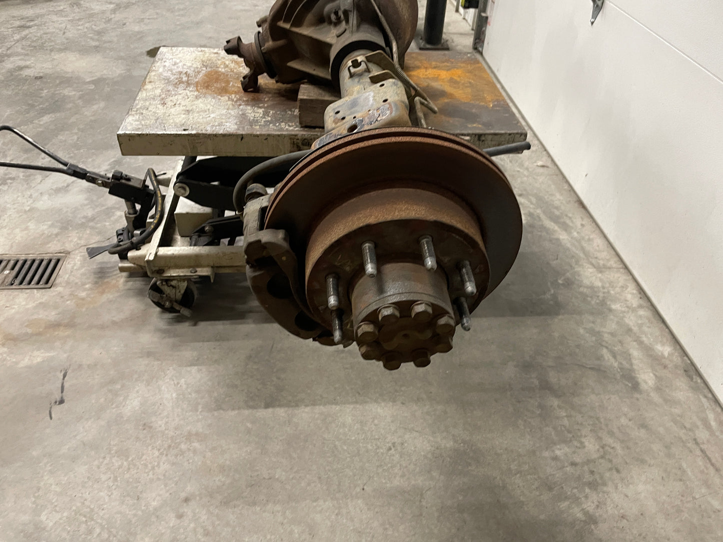 2003 Chevy Silverado C3500 Rear End Axle Carrier Rearend Differential GT5 4.10LSD OEM - Day's Parts Yard