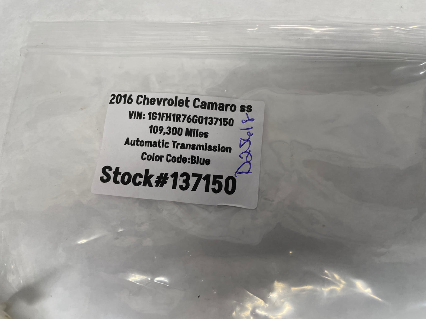 2016 Chevy Camaro SS Center Console Key Transmitter Light OEM - Day's Parts Yard
