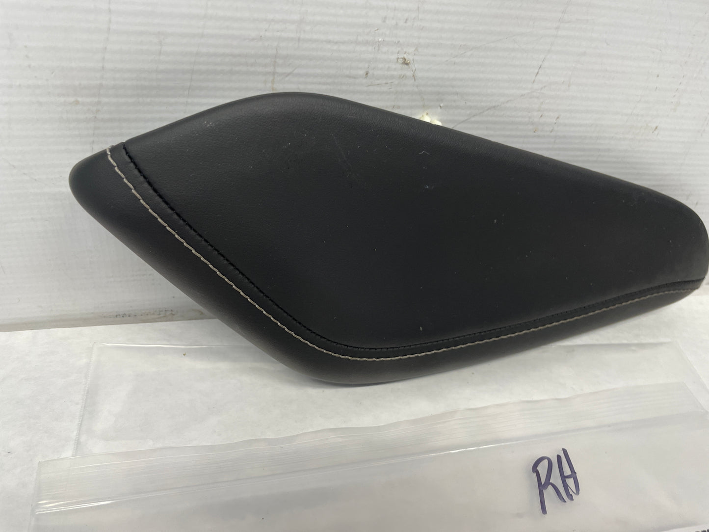 2016 Chevy Camaro SS RH Passenger Center Console Extension Knee Pad Panel OEM - Day's Parts Yard