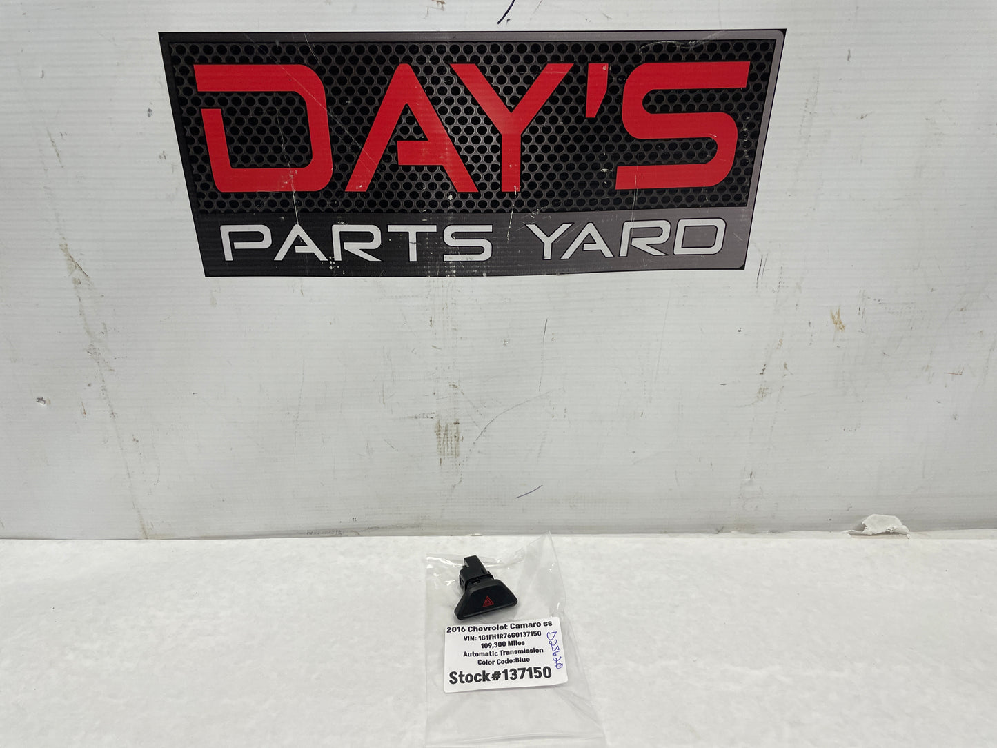 2016 Chevy Camaro SS Hazard Switch Button OEM - Day's Parts Yard