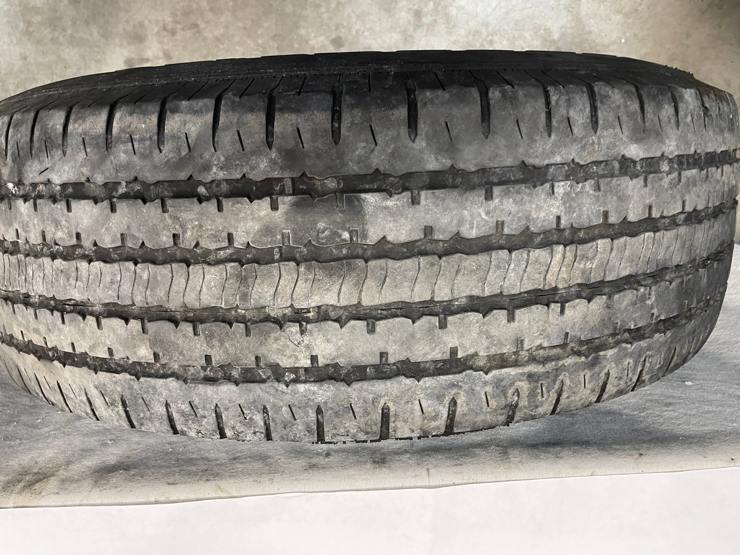 2003 Chevy Silverado C2500 Factory OEM Wheels and Tires Set - Day's Parts Yard