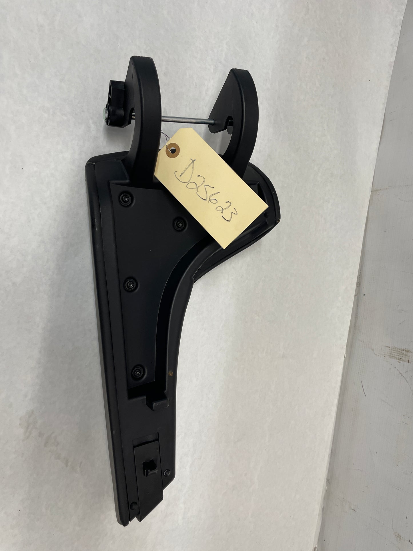 2016 Chevy Camaro SS Center Console Lid OEM - Day's Parts Yard