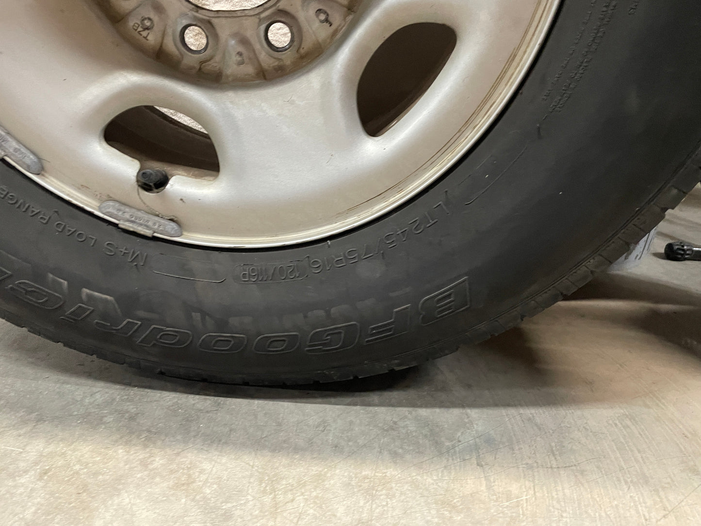 2003 Chevy Silverado C2500 Factory OEM Wheels and Tires Set - Day's Parts Yard
