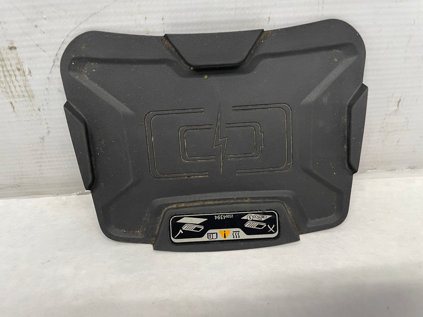 2016 Chevy Camaro SS Center Console Rear Wireless Charging Pad OEM - Day's Parts Yard