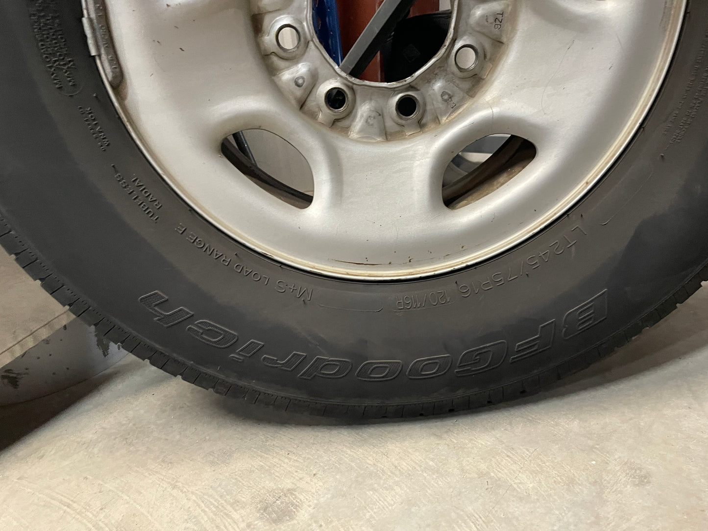 2003 Chevy Silverado C2500 Factory OEM Wheels and Tires Set - Day's Parts Yard