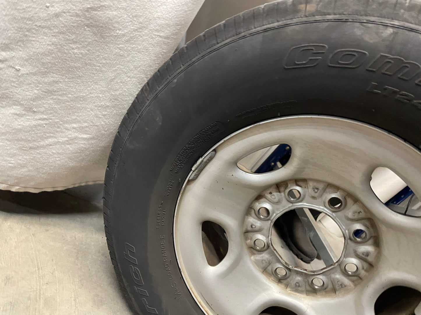 2003 Chevy Silverado C2500 Factory OEM Wheels and Tires Set - Day's Parts Yard
