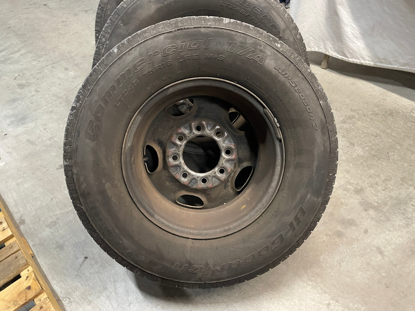 2003 Chevy Silverado C2500 Factory OEM Wheels and Tires Set - Day's Parts Yard