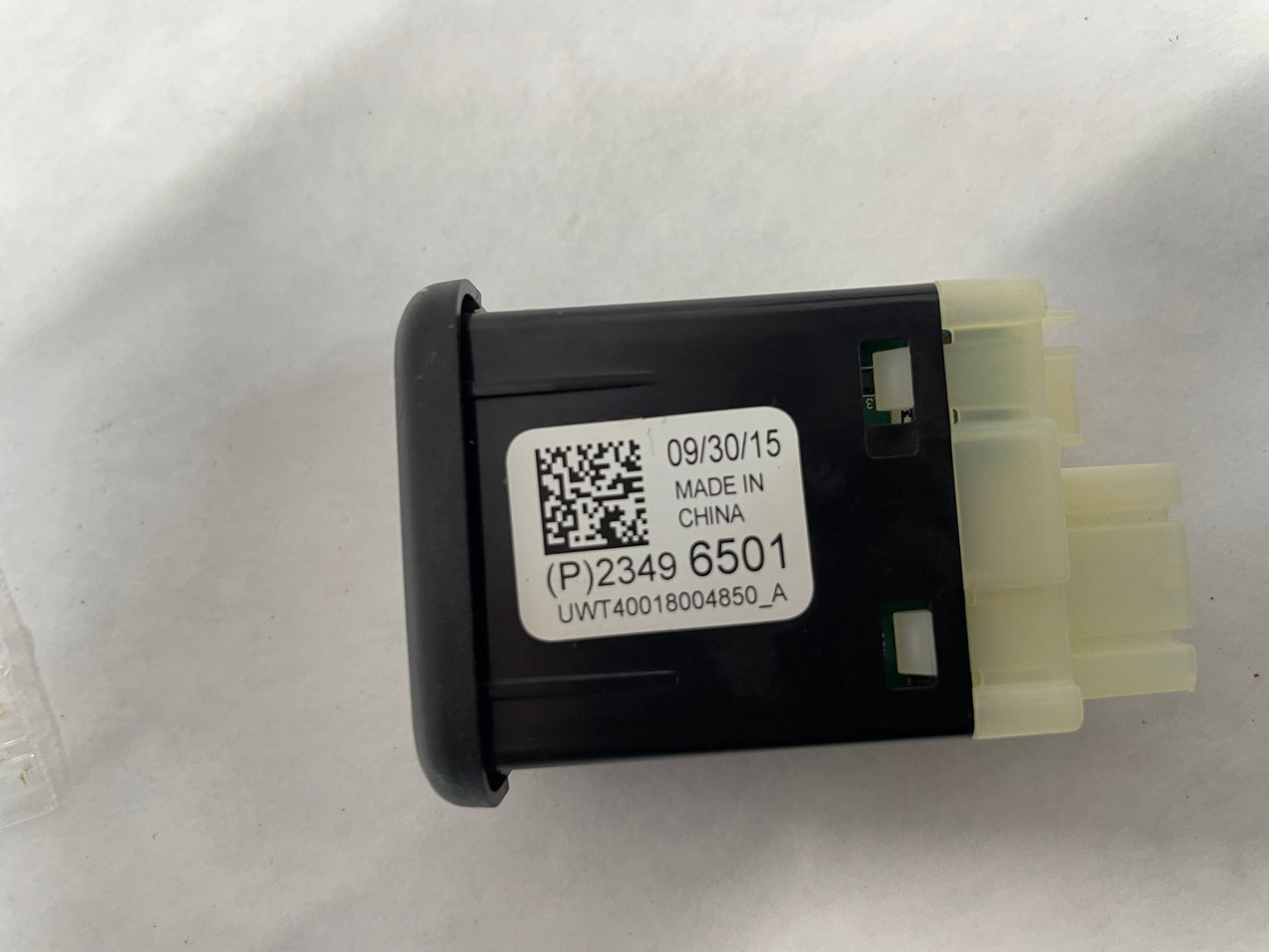 2016 Chevy Camaro SS USB Charger Poet OEM - Day's Parts Yard